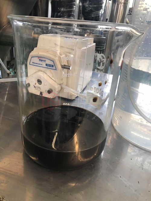 離心噴霧干燥機(jī)準(zhǔn)備干燥的物料 離心噴霧干燥機(jī)準(zhǔn)備干燥的物料